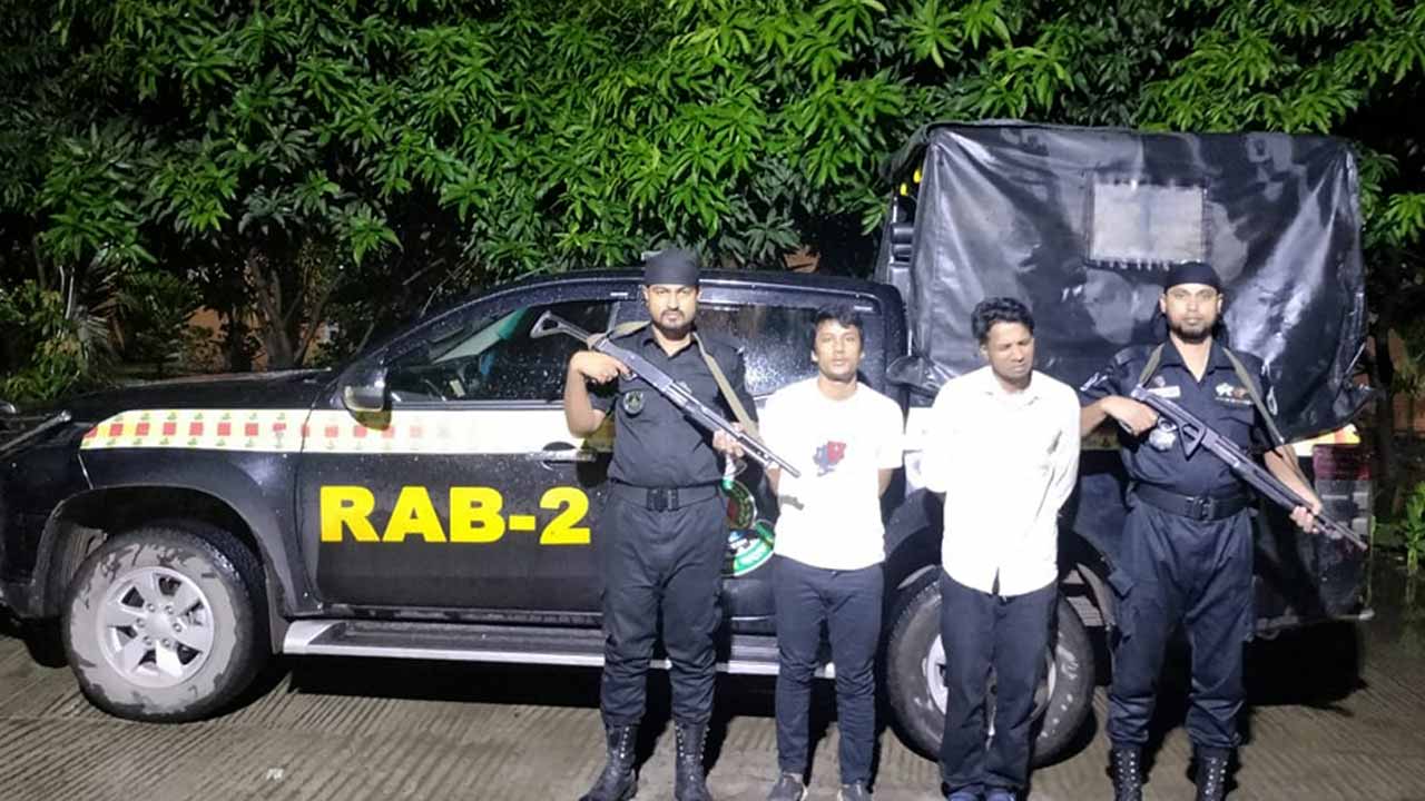 কিশোর গ্যাংয়ের শীর্ষ লিডারসহ গ্রেপ্তার ২