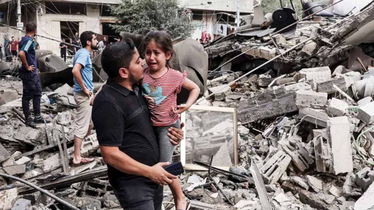 গাজায় পাল্টা হামলা চালিয়েছে ইসরায়েল।