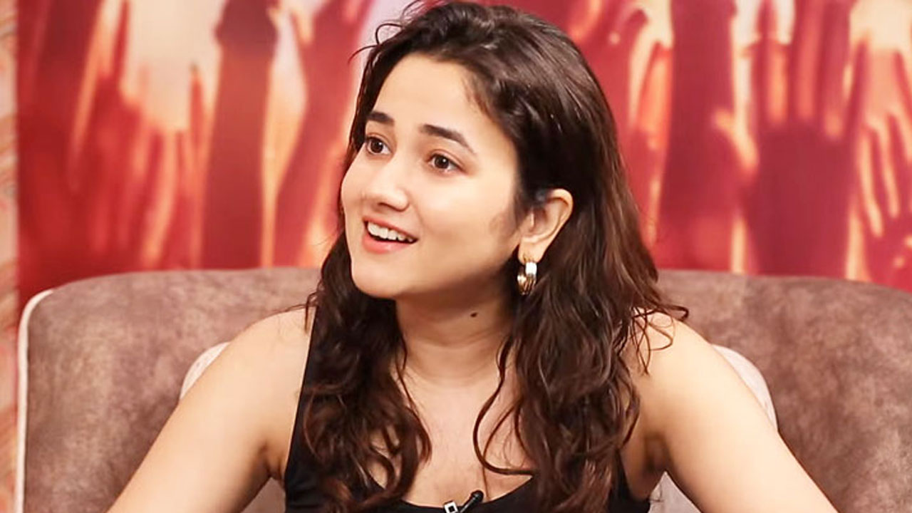 থাইল্যান্ডে গোলাগুলির মধ্যে প্রাণে বাঁচলেন ‘জওয়ান’ অভিনেত্রী