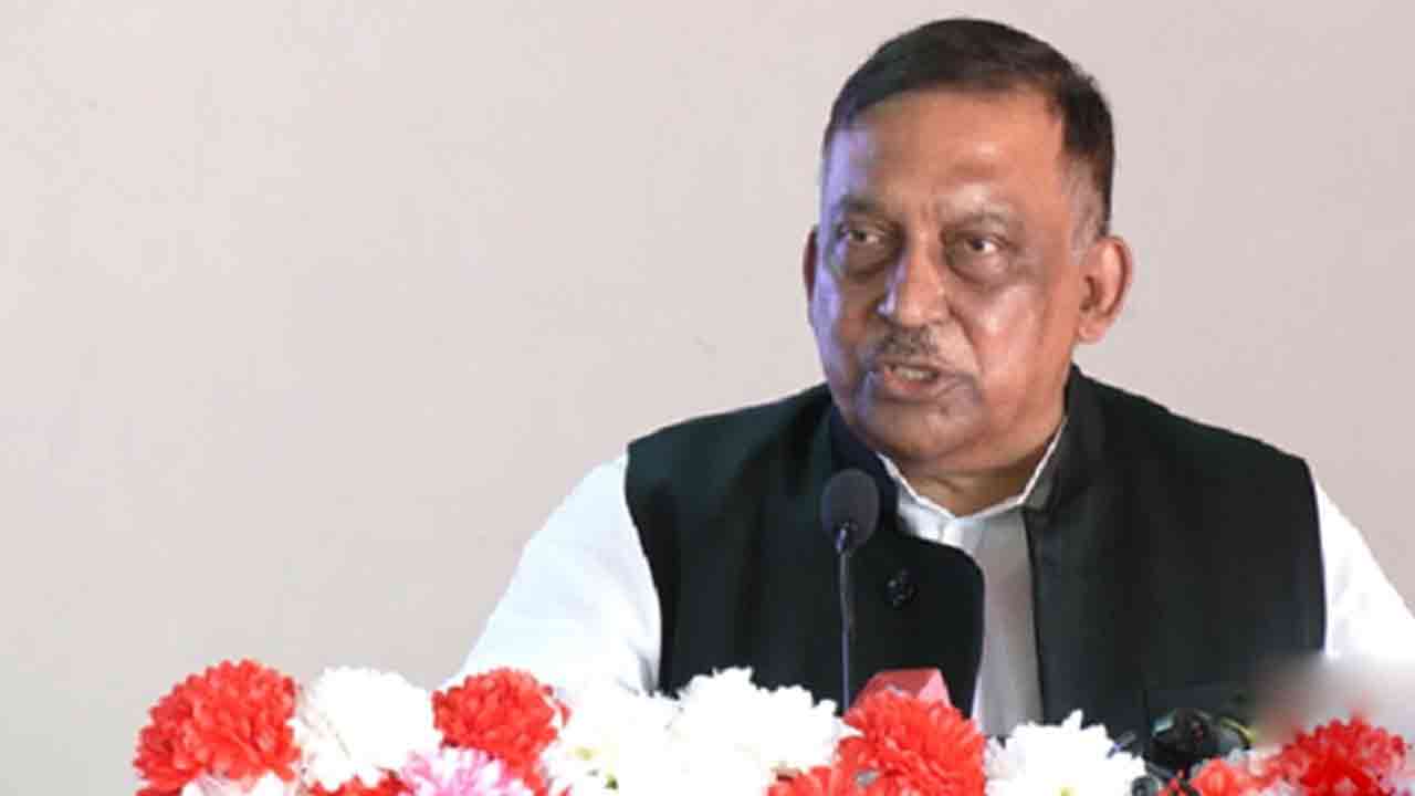 ‘গুজব ছড়িয়ে কেউ পার পাবে না’