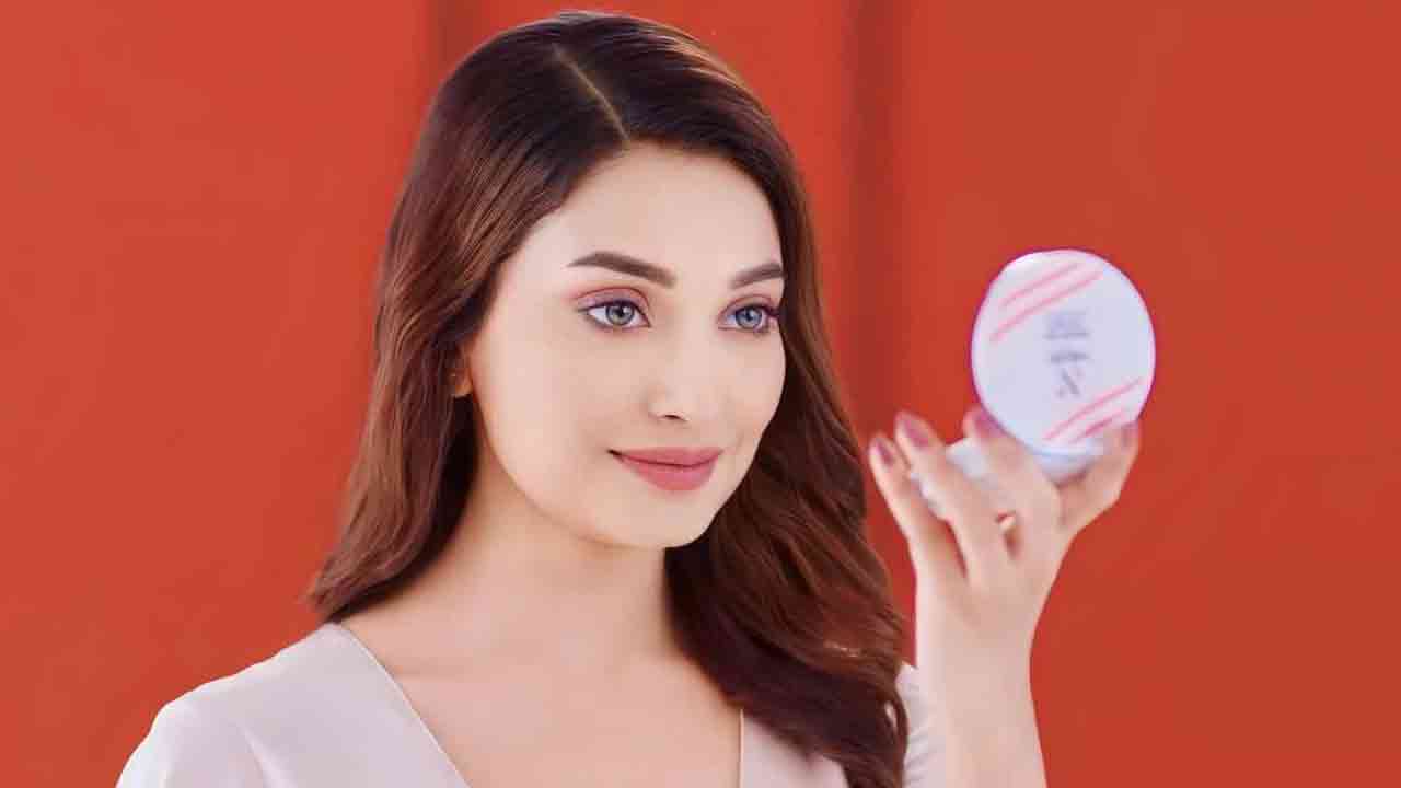 নতুন খবর দিলেন রাজ রিপা