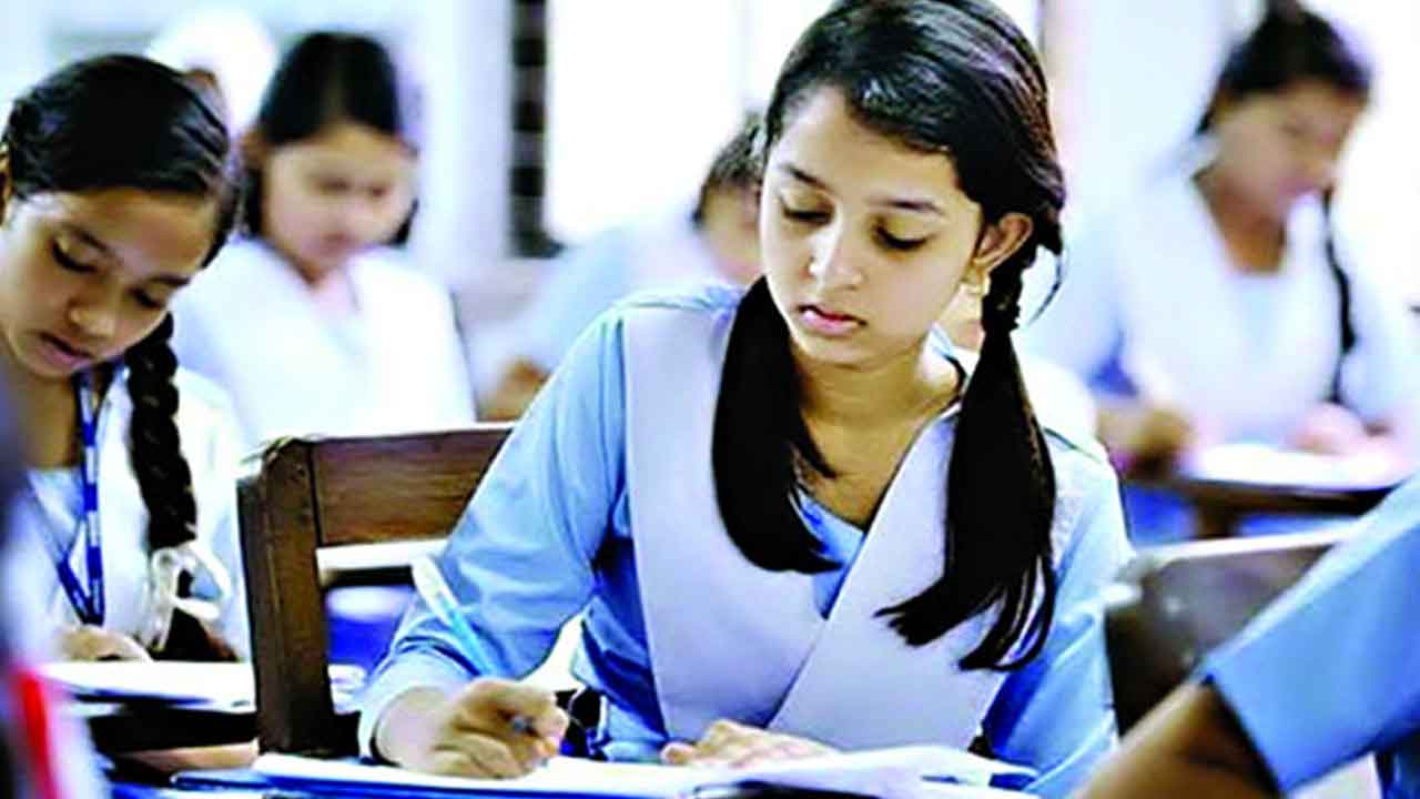 নবম শ্রেণিতে থাকছে না বিজ্ঞান-মানবিক-বাণিজ্য বিভাগ