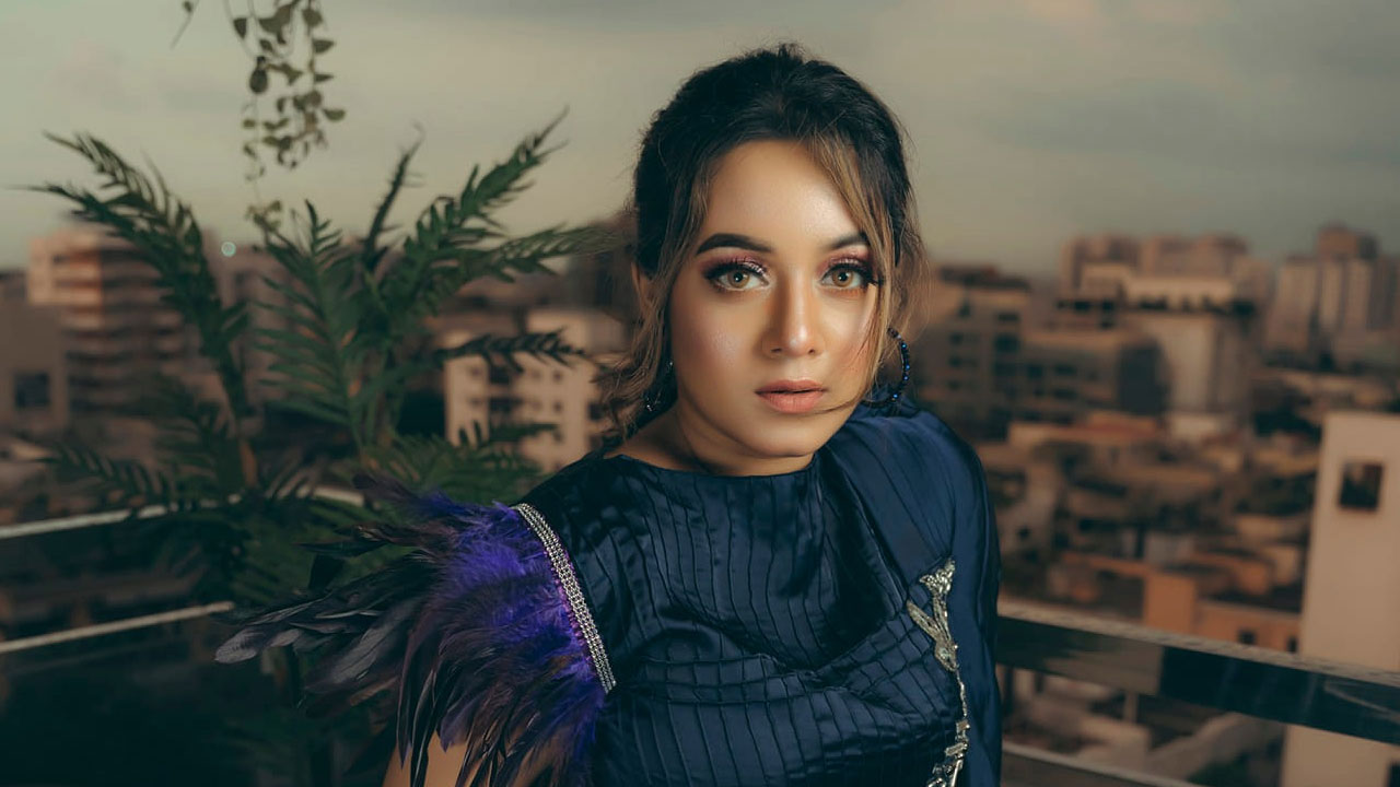 প্রেমিকের সঙ্গে দীঘির অন্তরঙ্গ ছবি ভাইরাল!