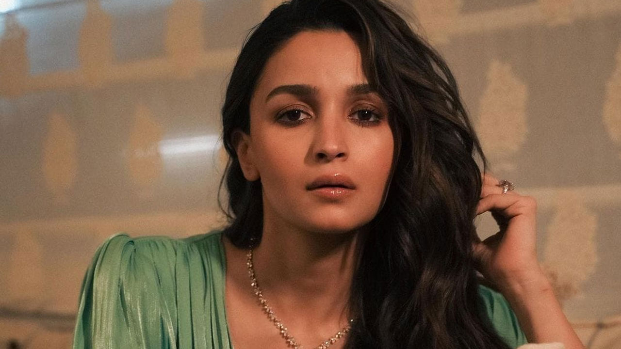 কবে মেয়ের মুখ দেখাবেন—জানালেন আলিয়া