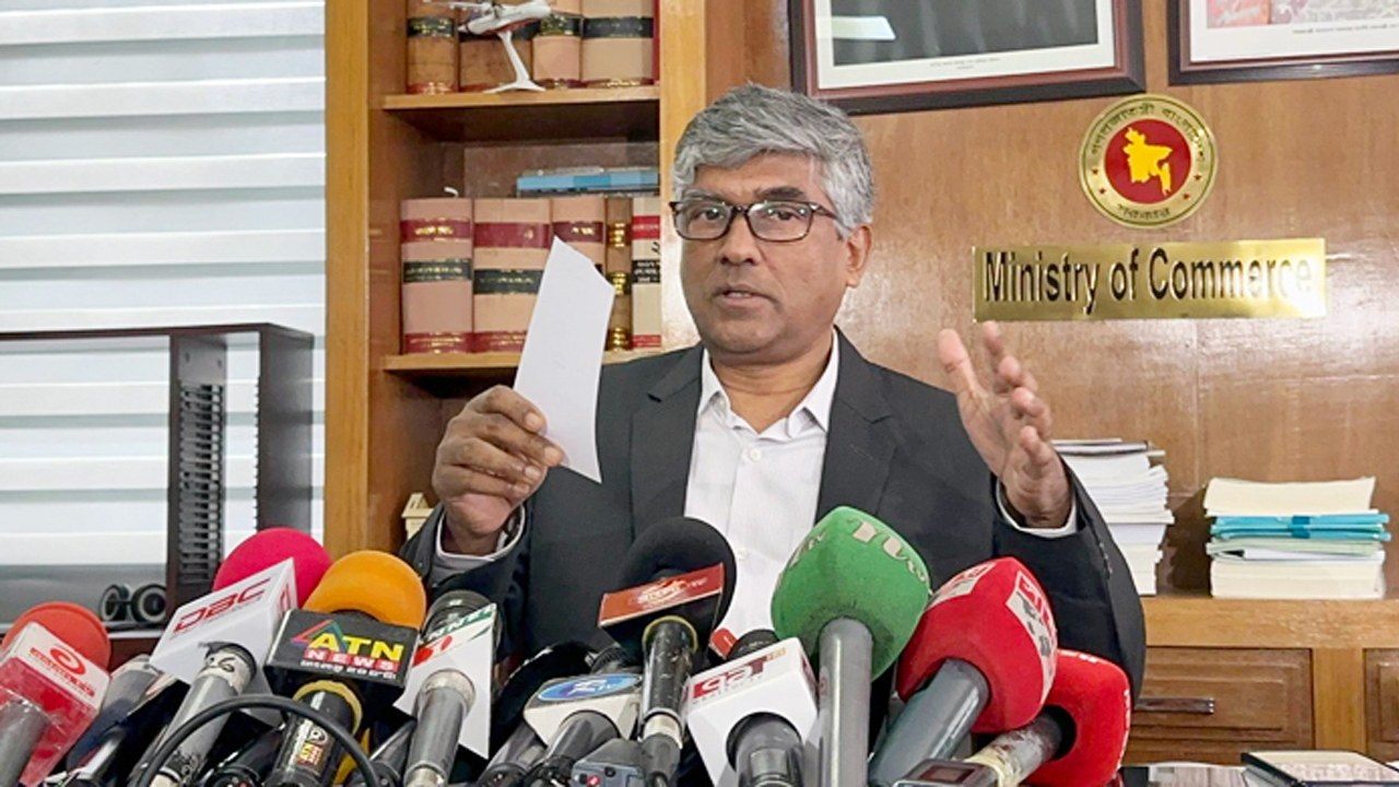 ‘বাজার মনিটরিংয়ের কারণে দাম কিছুটা নিয়ন্ত্রণে রয়েছে’