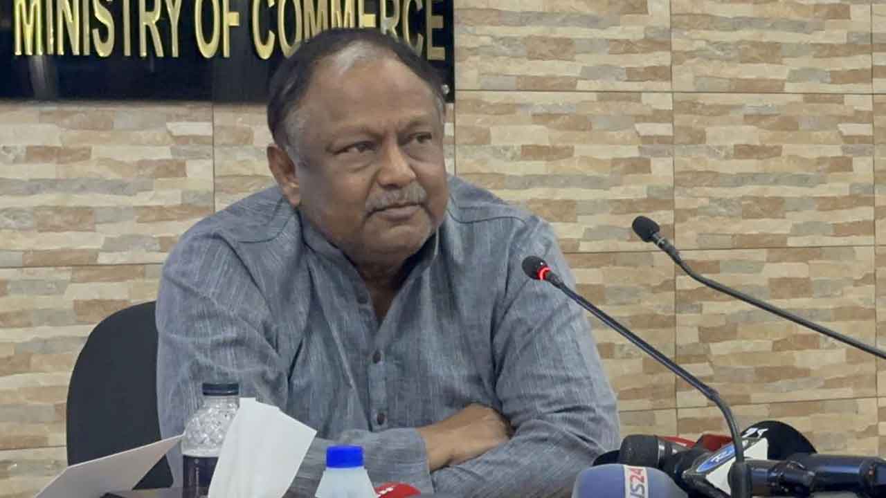 ‘কষ্ট নেই বলেই নারীরা দিনে তিনবার লিপস্টিক লাগাচ্ছে’