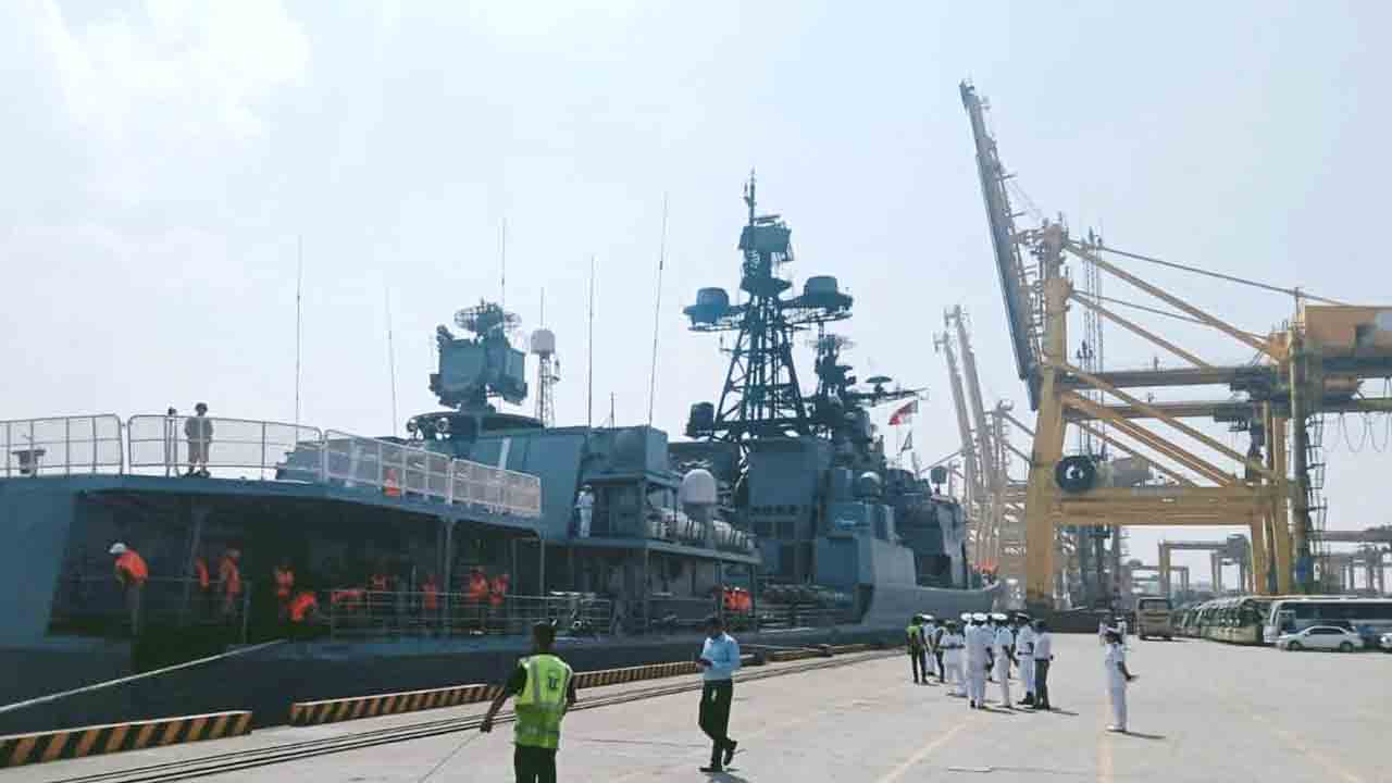 চট্টগ্রাম বন্দর ছাড়ল রাশিয়ার তিন যুদ্ধজাহাজ