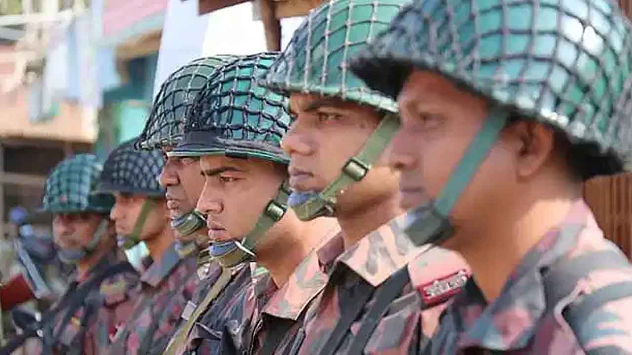 পোশাক কারখানার জন্য ৩৩, অবরোধে আইনশৃঙ্খলা রক্ষায় ১৮১ প্লাটুন বিজিবি