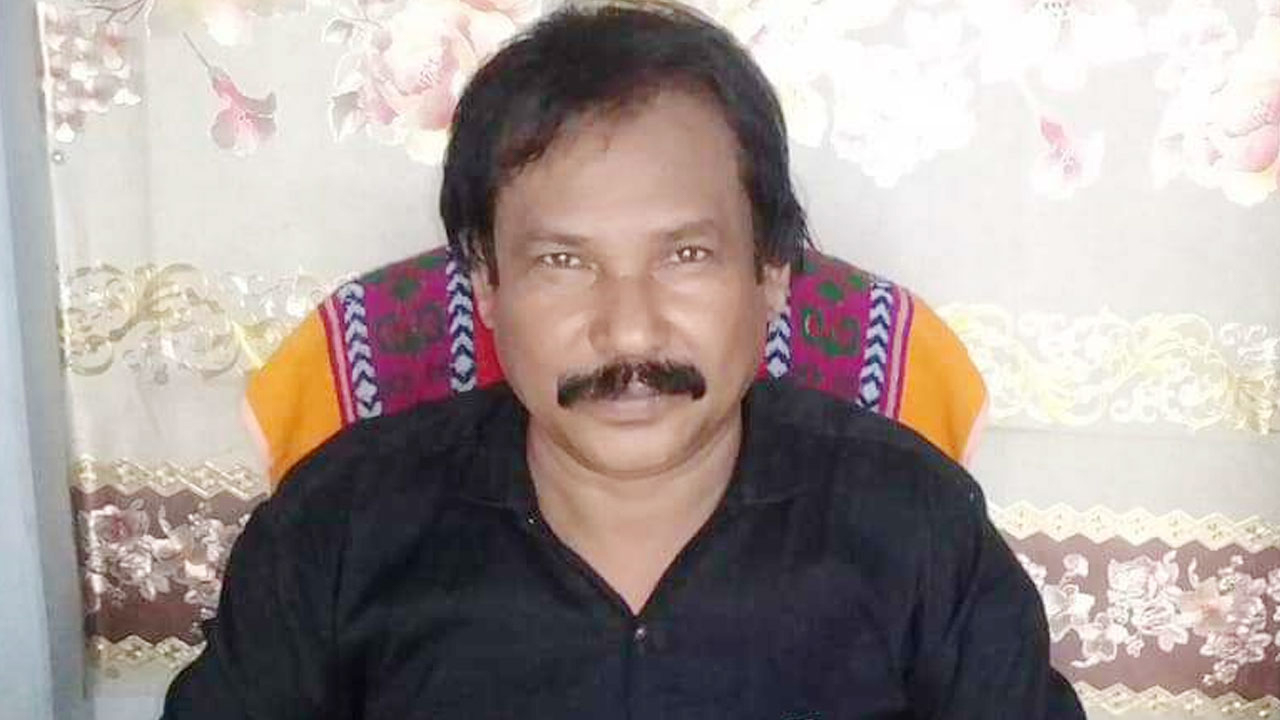 হেলমেট ও মাস্ক পরে বিএনপি নেতাকে কুপিয়ে হত্যা