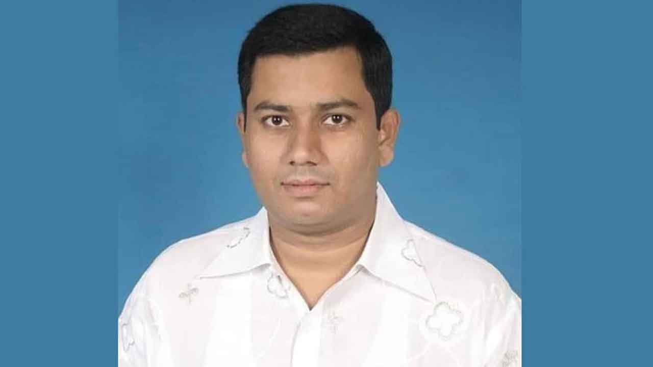 নিষ্ক্রিয় বিএনপি নেতাদের মাঠে নামার স্ট্যাটাস, গ্রেপ্তার পলাশ  