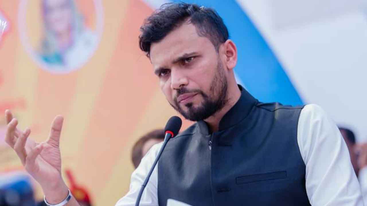 মনোনয়নপত্র কিনলেন মাশরাফী