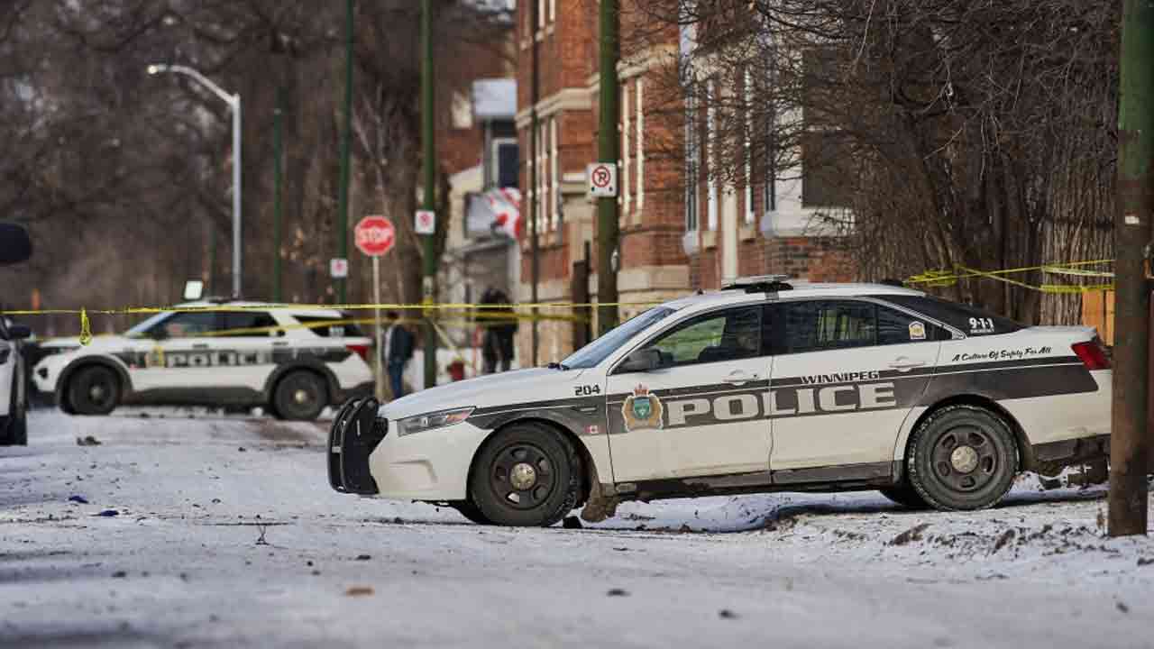 ঘরে পড়ে ছিল নারী-পুরুষের লাশ, হাসপাতালে আরেকজনের মৃত্যু