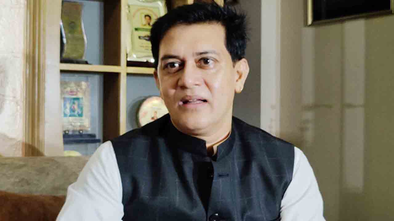 নির্বাচন থেকে সরে দাঁড়ালেন শাকিল খান