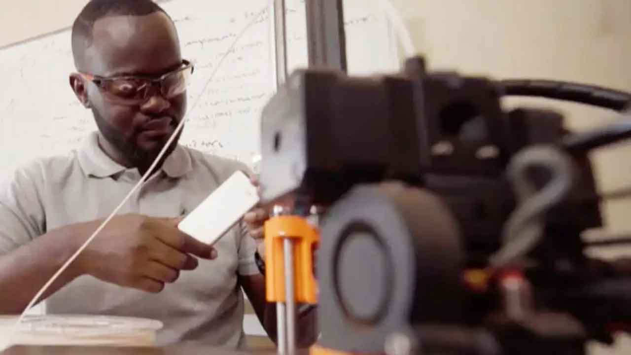 পকেটের মধ্যেই সস্তায় পুরো কম্পিউটার 