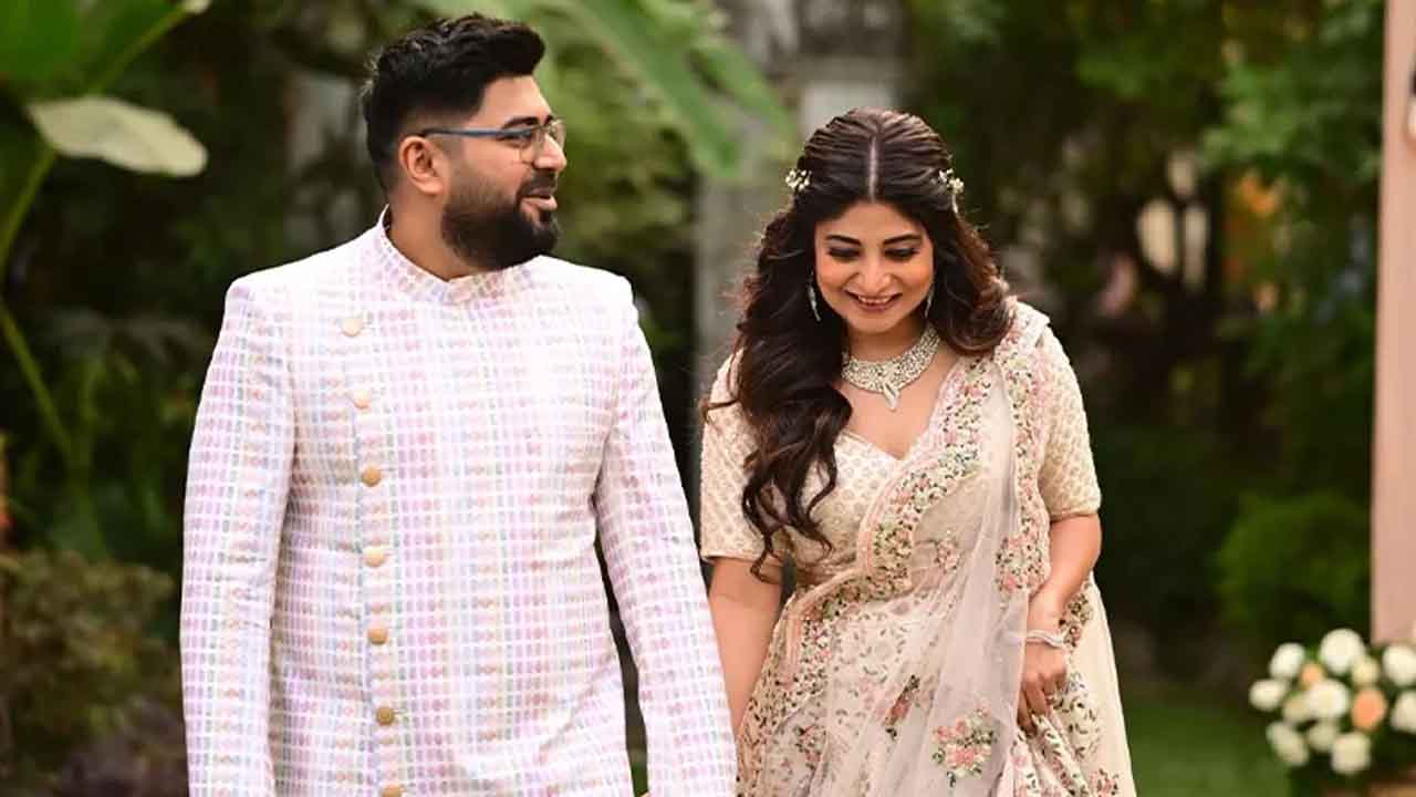 বাগদান সারলেন সন্দীপ্তা সেন