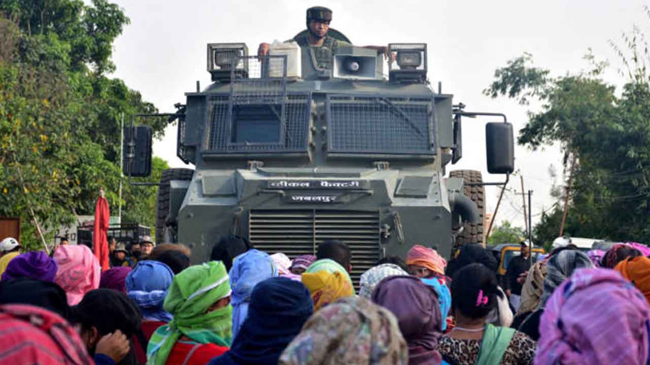 মণিপুরে ভয়াবহ বন্দুকযুদ্ধে নিহত ১৩