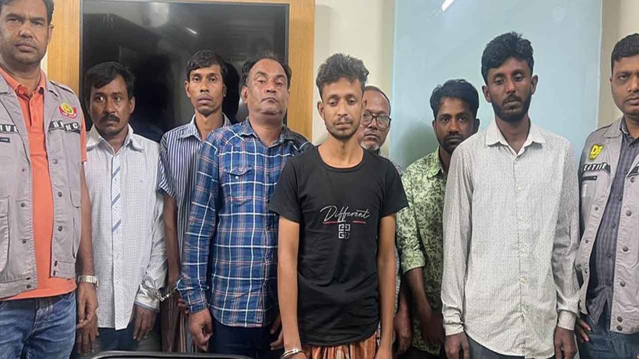 বড় ভাই বলে ‘সালাম’ দিয়ে ছিনতাই করেন তারা