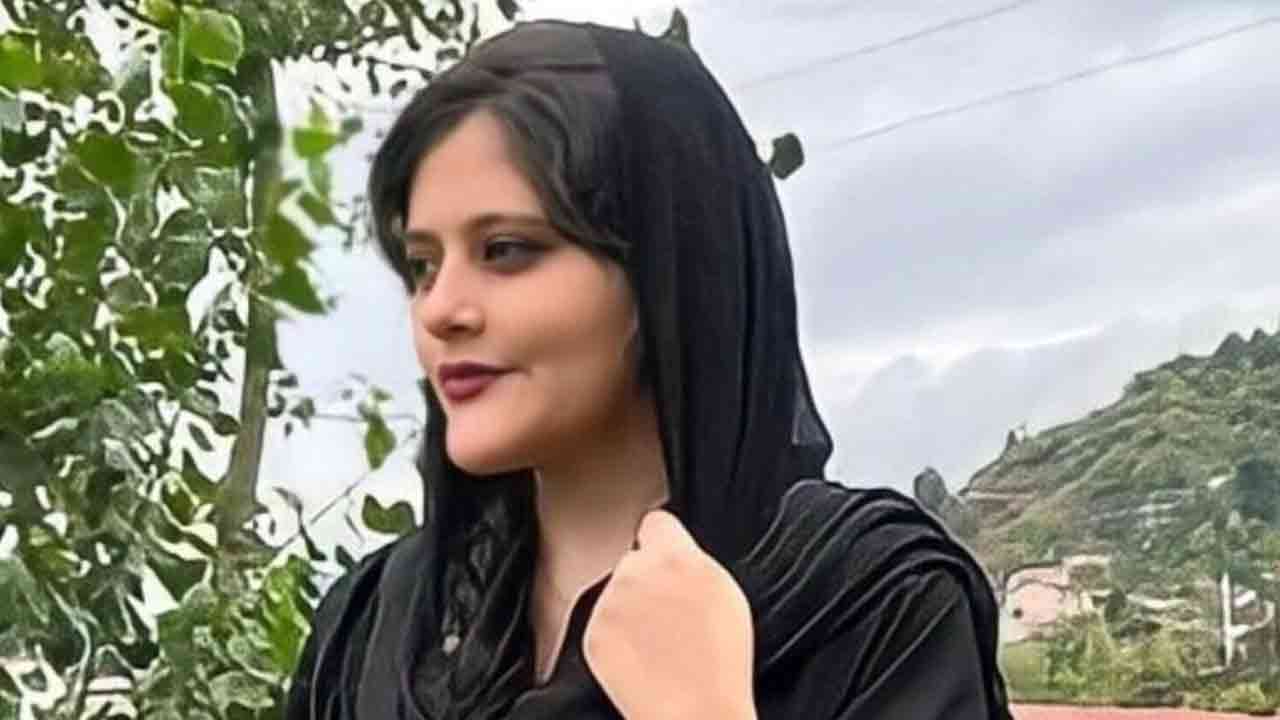 মাহসা আমিনির পরিবারের ওপর খড়গ