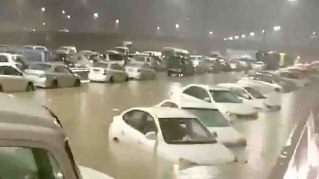 ঝড়-বৃষ্টিতে প্লাবিত মক্কা নগরী