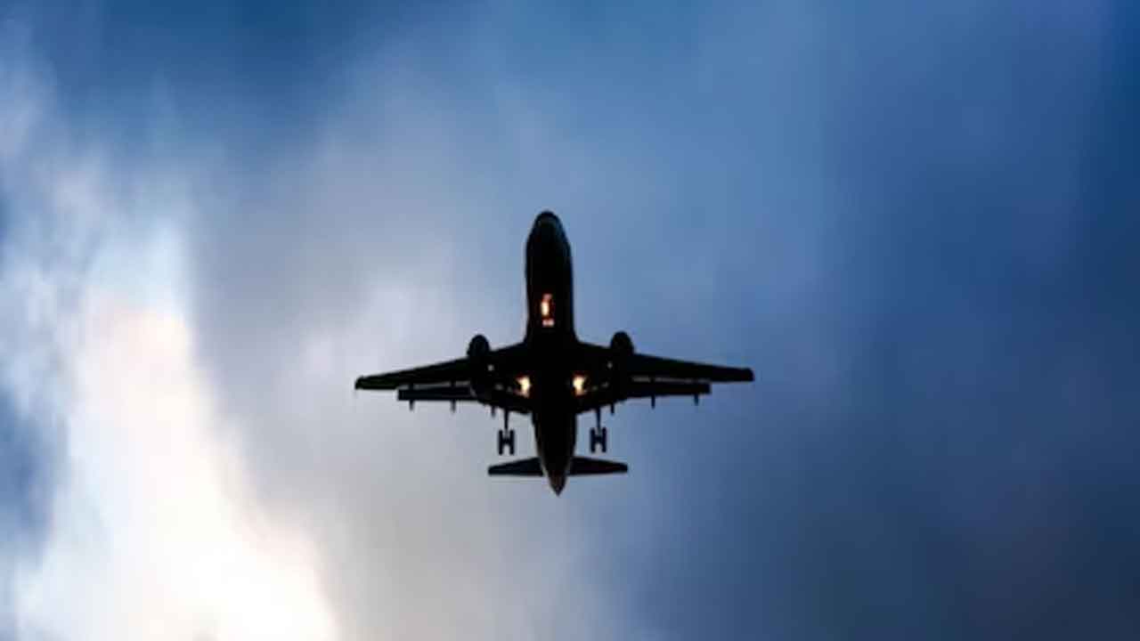 কুয়াশার কারণে ঢাকার ২ ফ্লাইট নামল কলকাতায়