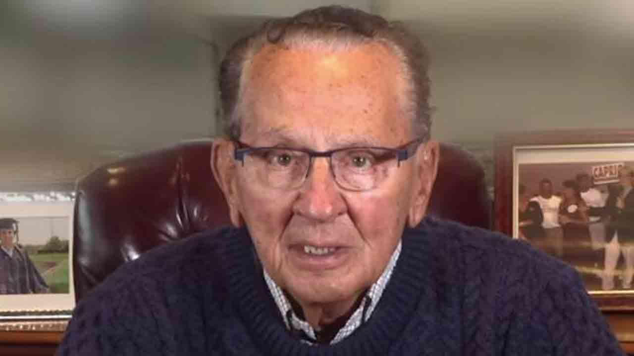 জন্মদিনে দুঃসংবাদ পান জনপ্রিয় টিভি বিচারক ক্যাপ্রিও