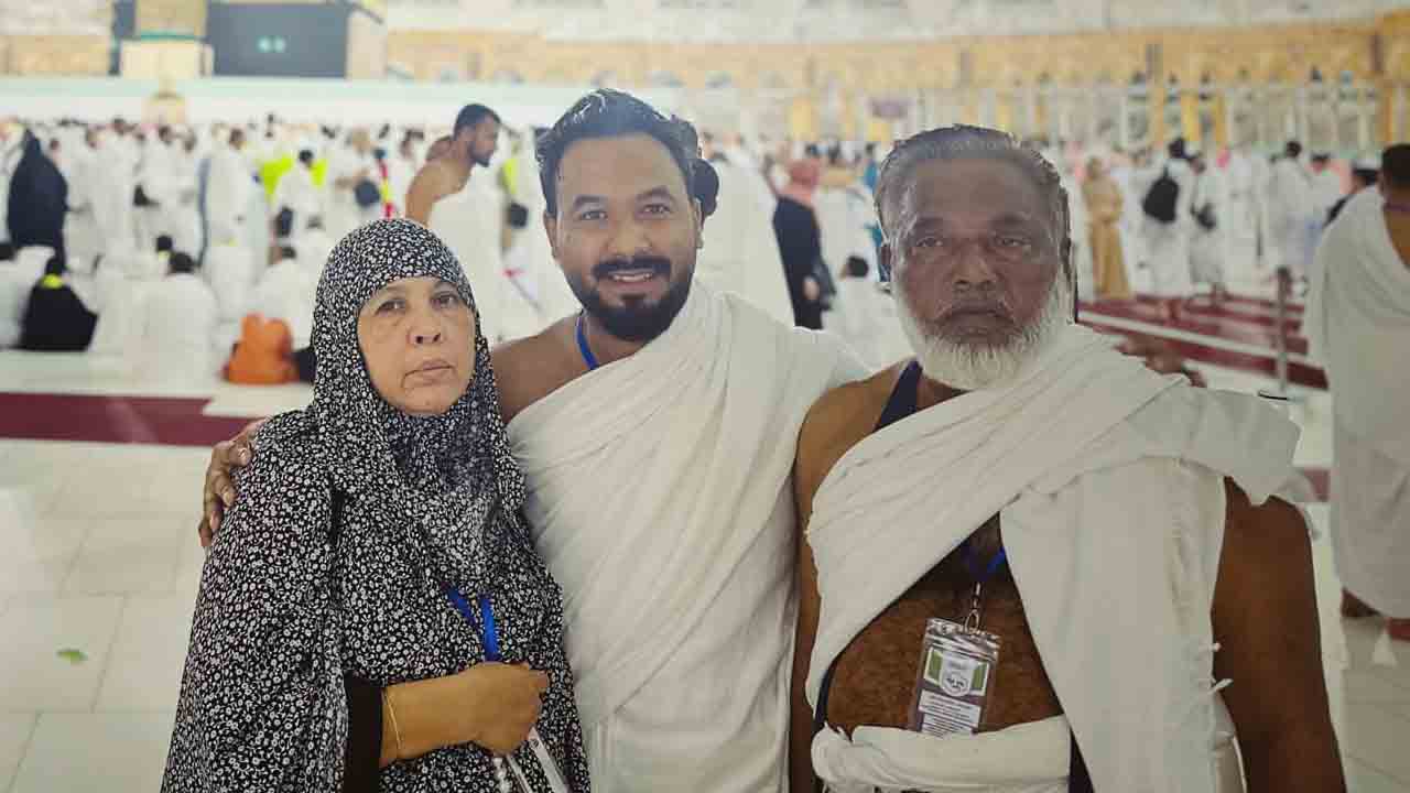 ওমরাহ পালন করলেন অভিনেতা পলাশ