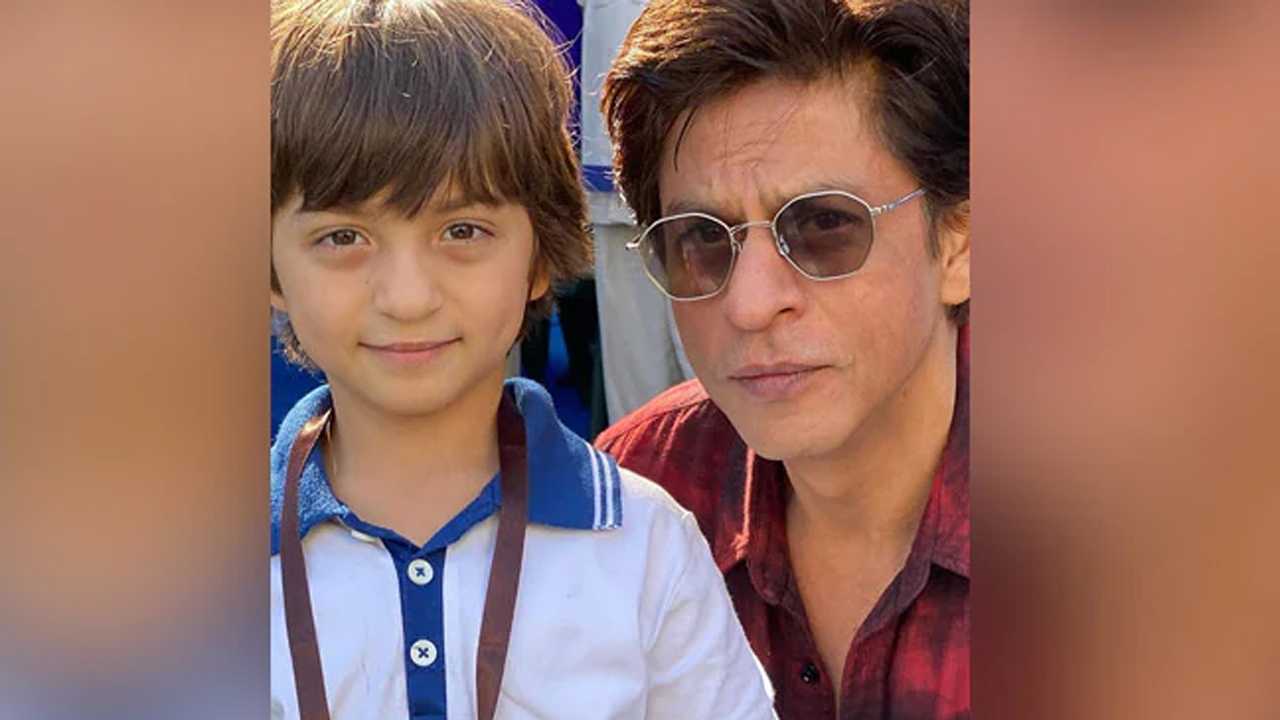 ছেলের অভিনয় দেখে কাঁদলেন শাহরুখ খান