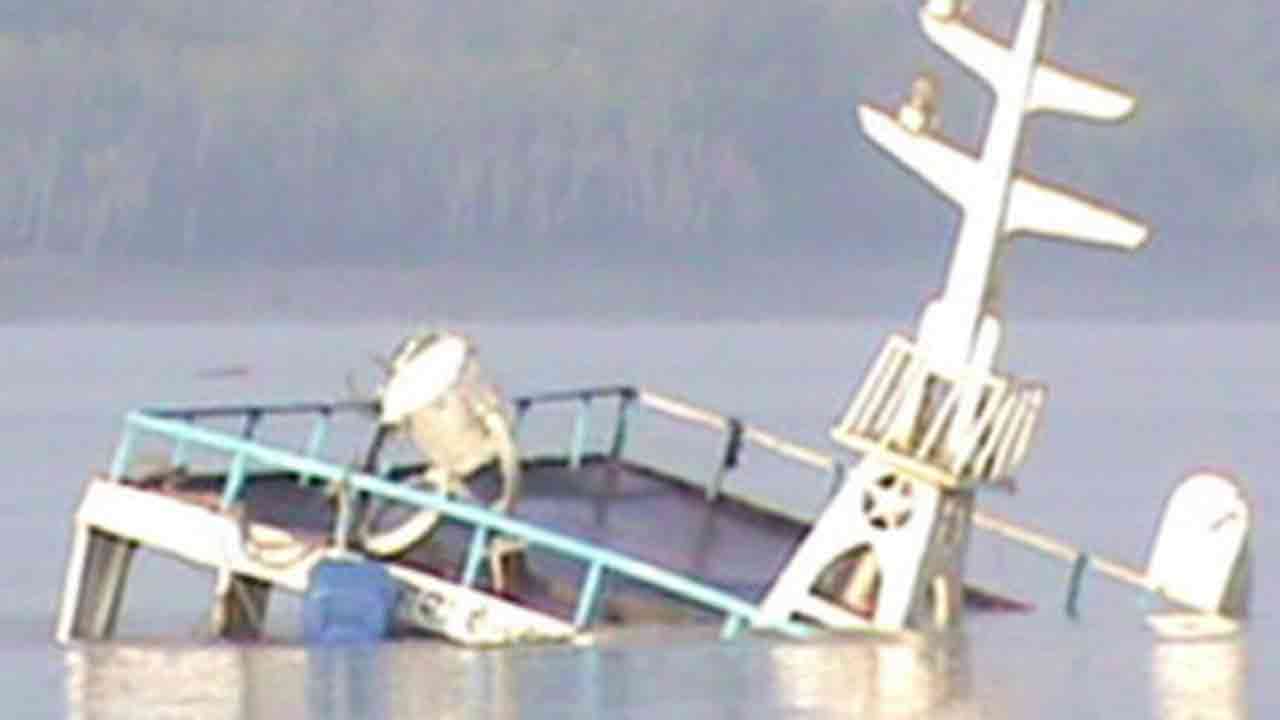 ভৈরব নদে কয়লা বোঝাই জাহাজ ডুবি