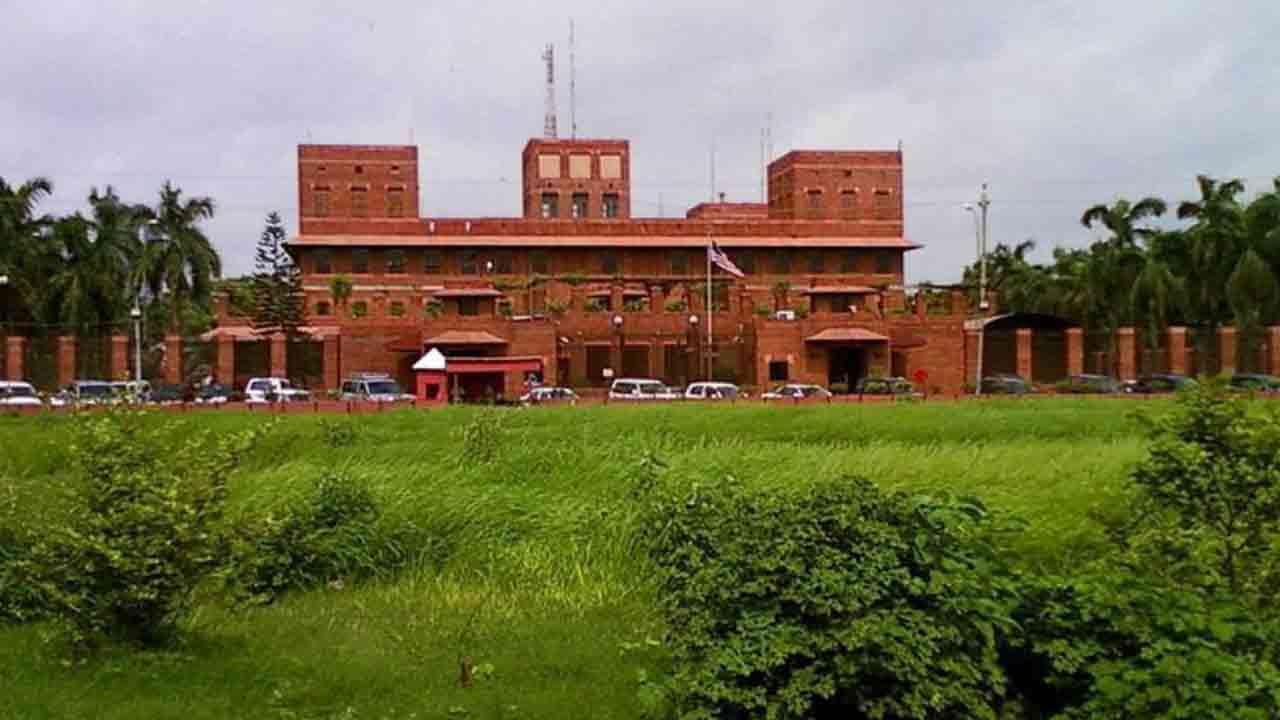 ২ লাখ ১২ হাজার টাকা বেতনে ঢাকাস্থ মার্কিন দূতাবাসে চাকরি