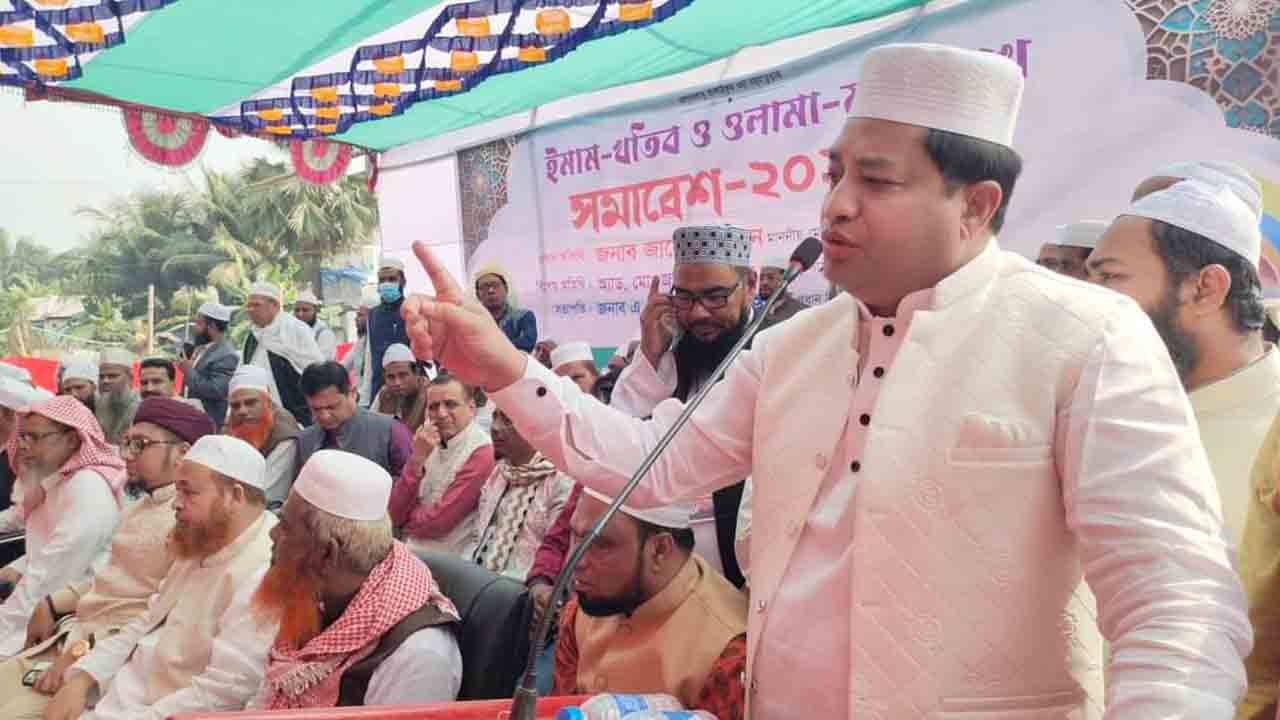 গাজীপুরে ইমাম খতিবদের বার্ষিক ৩৬ হাজার টাকা ভাতা দেওয়ার ঘোষণা জাহাঙ্গীরের