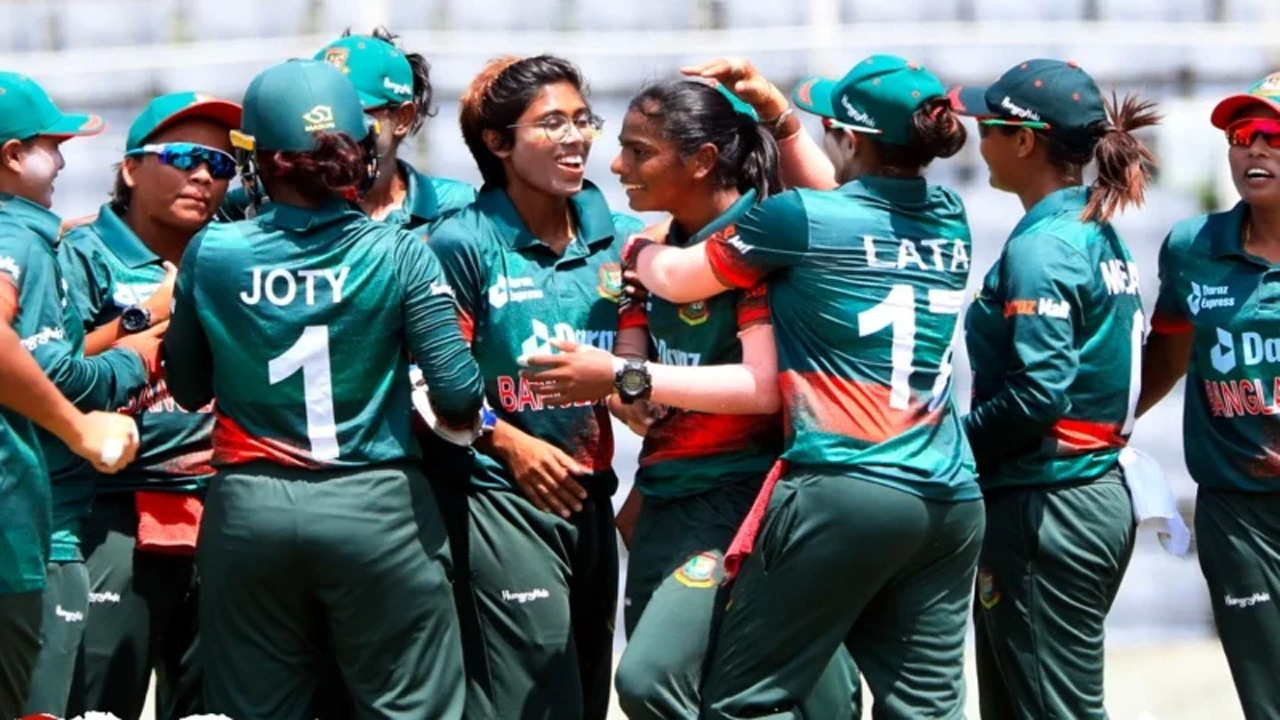 বিজয়ের দিনে মেয়েদের ইতিহাসগড়া জয়