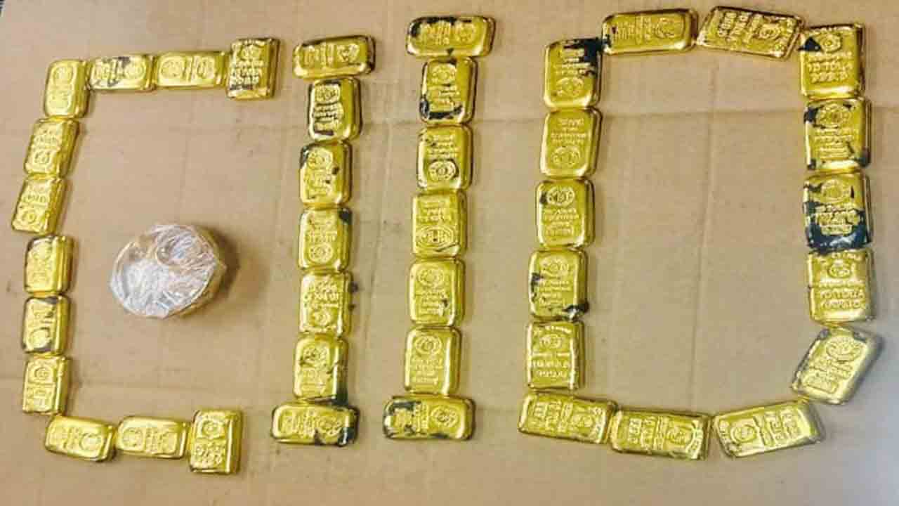 এক যাত্রীর কাছেই মিলল ৪ কোটি টাকার স্বর্ণের বার!