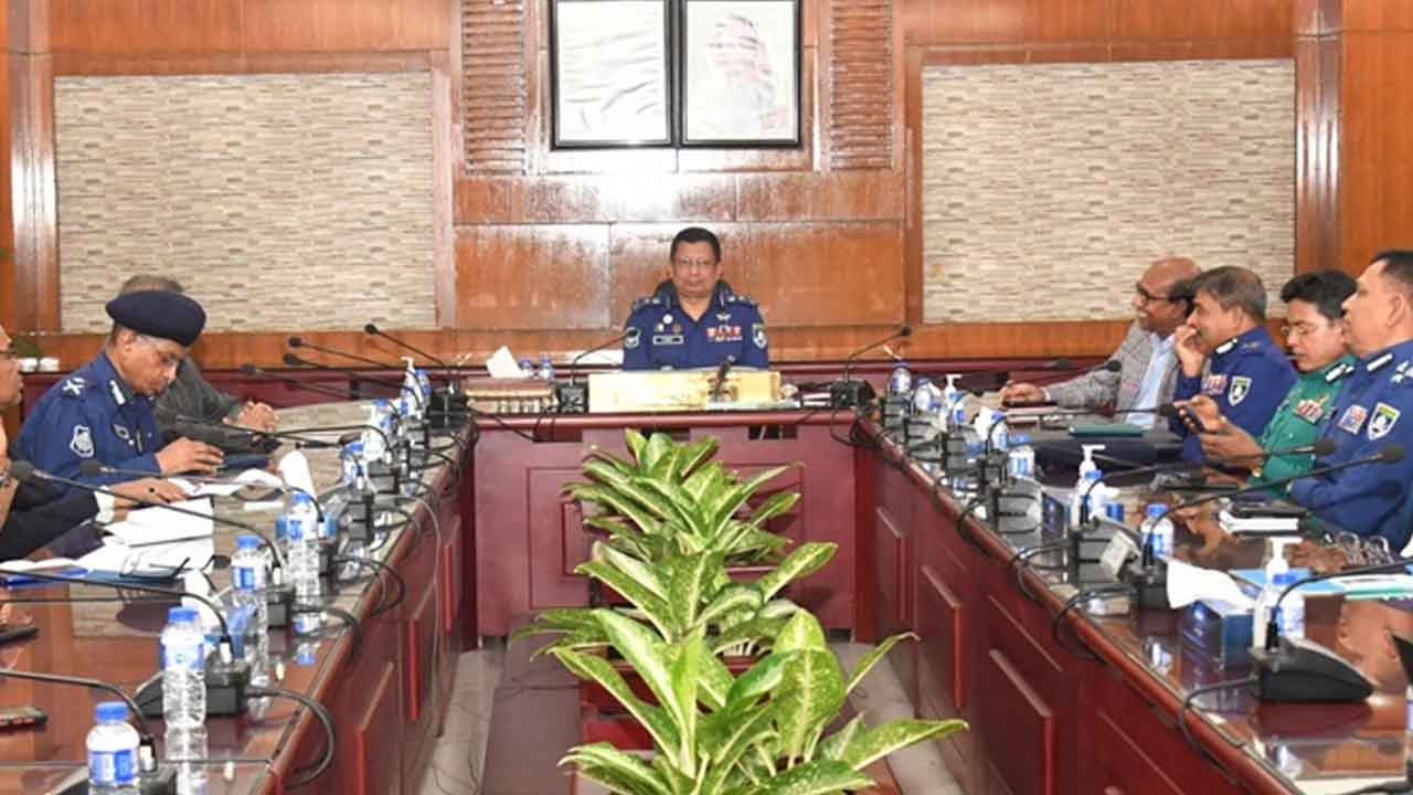 বড়দিনে নিশ্ছিদ্র নিরাপত্তা ব্যবস্থা গ্রহণে আইজিপির নির্দেশ