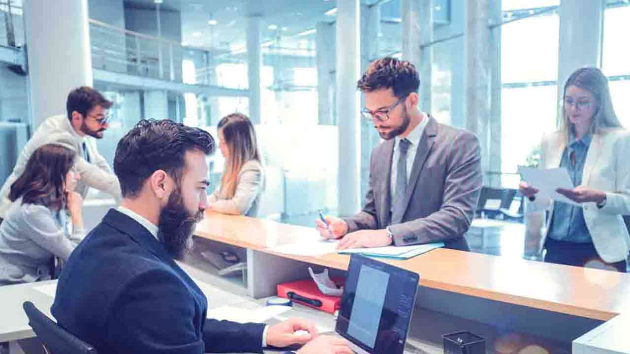 অভিজ্ঞতা ছাড়াই ইস্টার্ন ব্যাংকে চাকরি, বেতন ২৮ হাজার