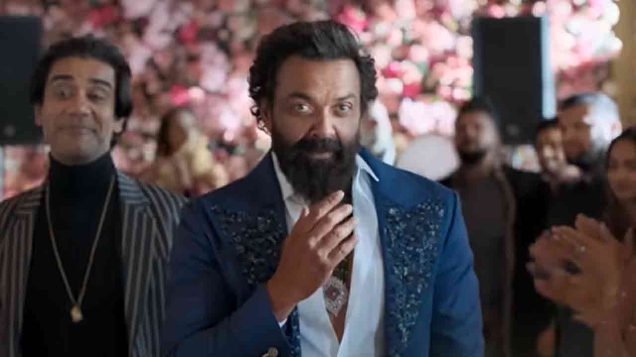 দুই ছেলেকে হিন্দি ঠিক করতে বললেন ববি দেওল!