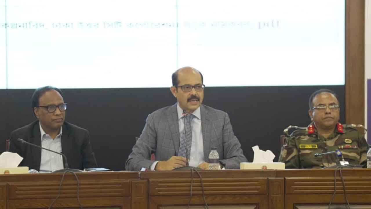 বিশিষ্টজনদের নামে রাস্তার নামকরণের ঘোষণা মেয়র আতিকের