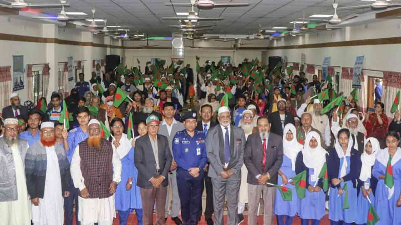 বগুড়ায় মুক্তিযোদ্ধা ও শহীদ পুলিশ পরিবারকে সংবর্ধনা