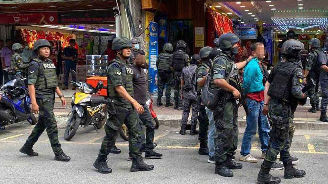 মালয়েশিয়ায় ৫ শতাধিক অভিবাসী গ্রেপ্তার, আছে বাংলাদেশিও
