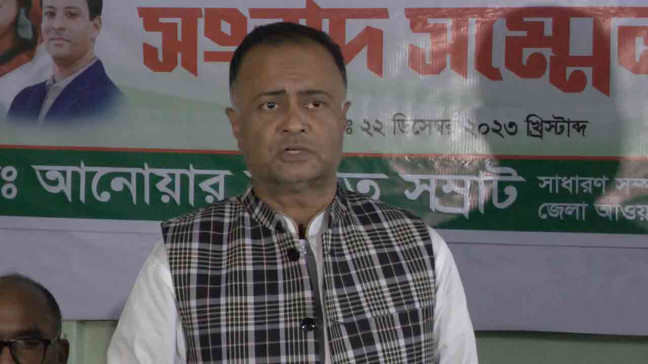 ‘রেলমন্ত্রী স্বেচ্ছাচারিতা করছেন’