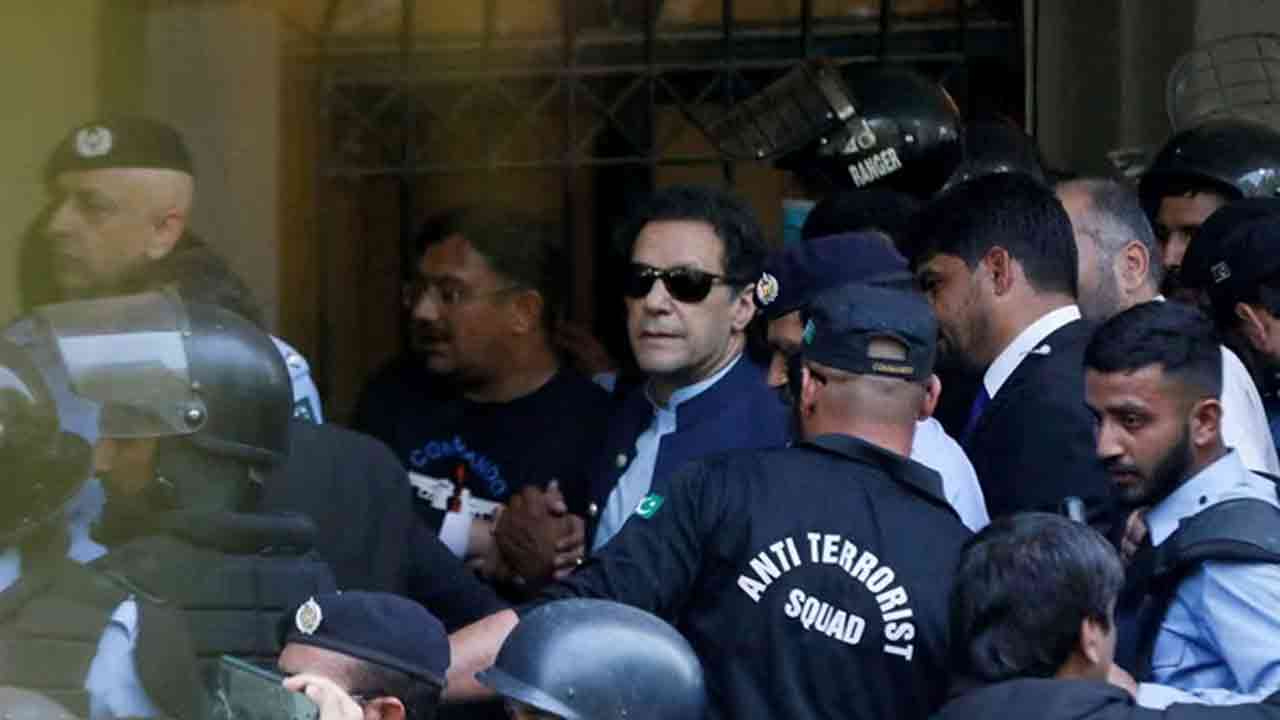 ১০ লাখ রুপির বন্ড দিয়ে জামিন পেলেন ইমরান খান