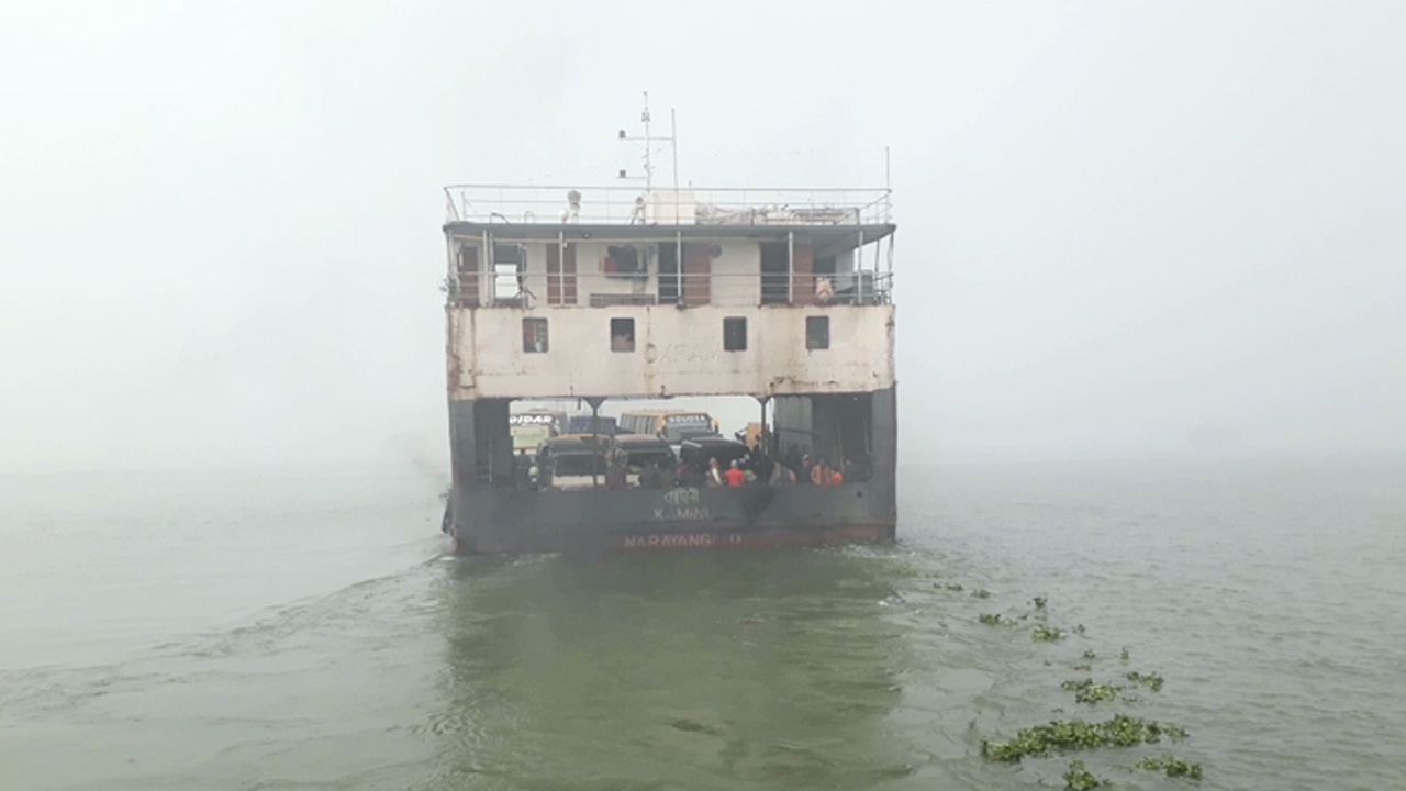 ৬ ঘণ্টা পর শরীয়তপুর-চাঁদপুর রুটে ফেরি চলাচল স্বাভাবিক 