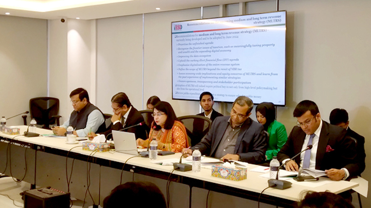 ব্যাংক খাতে নিয়মকানুন সংস্কার জরুরি: সিপিডি