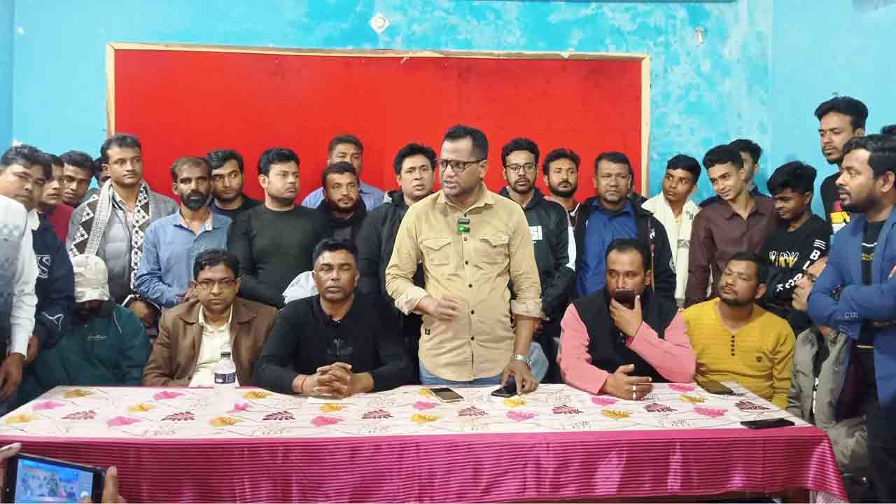 সংবাদ সম্মেলন করে স্বতন্ত্র প্রার্থীর পক্ষে মাঠে নামল কেশবপুর যুবলীগ