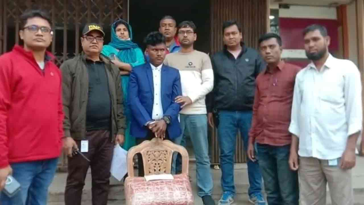 ওষুধের আড়ালে ছিল ৫ কেজি গাঁজা