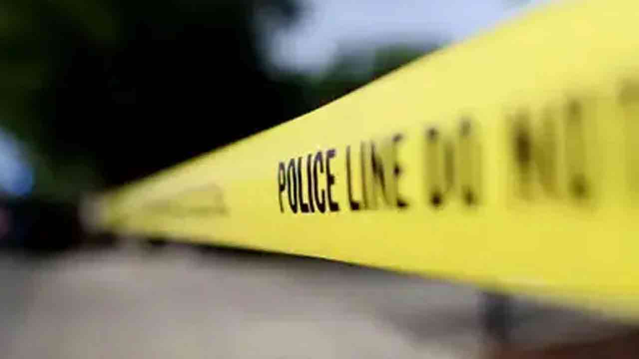 ছাদ ধসে ৮ সন্তানসহ মায়ের মৃত্যু