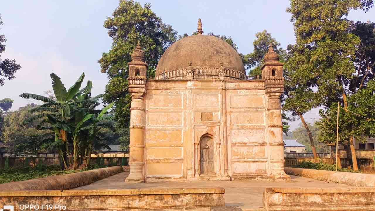 শেরপুরে মোগল স্থাপত্যের মূল্যবান কষ্টি পাথরের ফলক চুরি