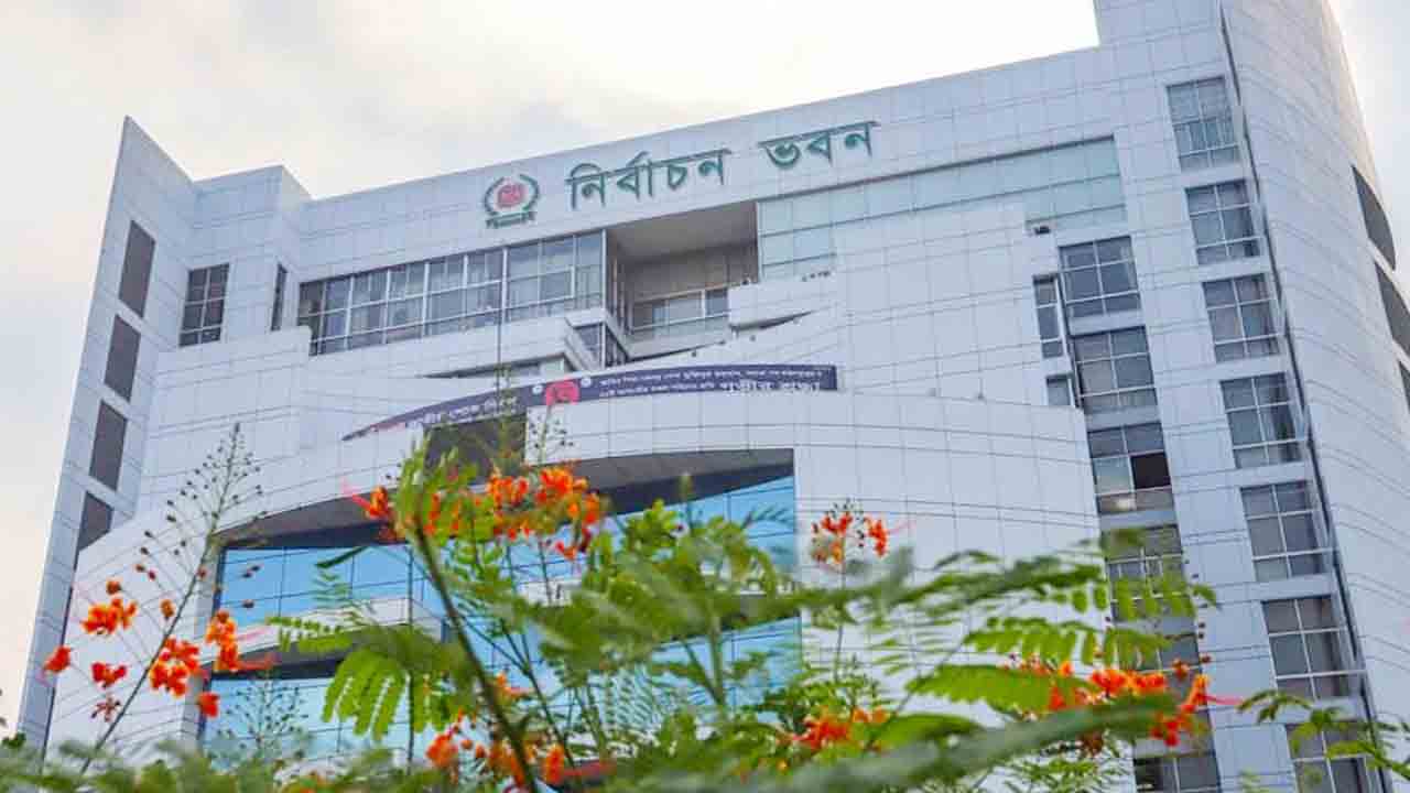 ১৩ জেলায় ব্যালট পেপার যাচ্ছে সোমবার