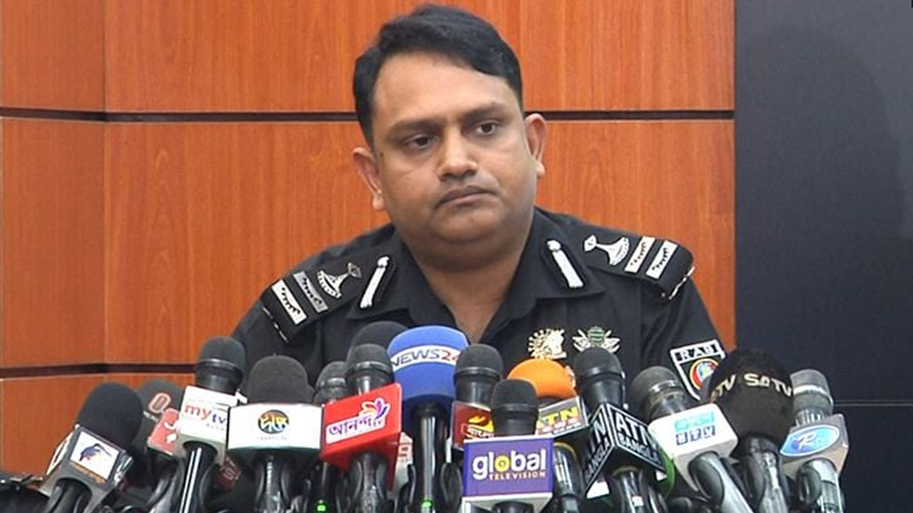 ‘তেজগাঁওয়ে ট্রেনে আগুন দেওয়ার ঘটনায় নজরদারিতে কয়েকজন’