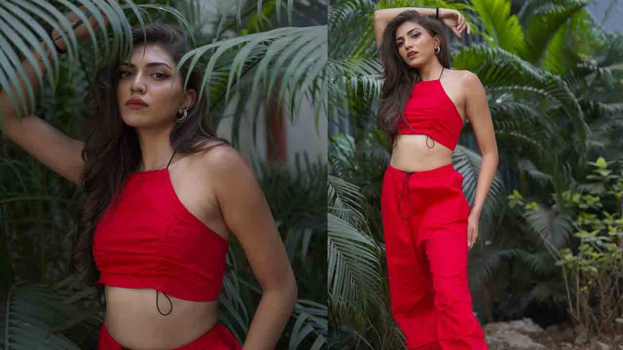 কলেজে অভিনেত্রীর পোশাক নিয়ে আপত্তি, অতপর 