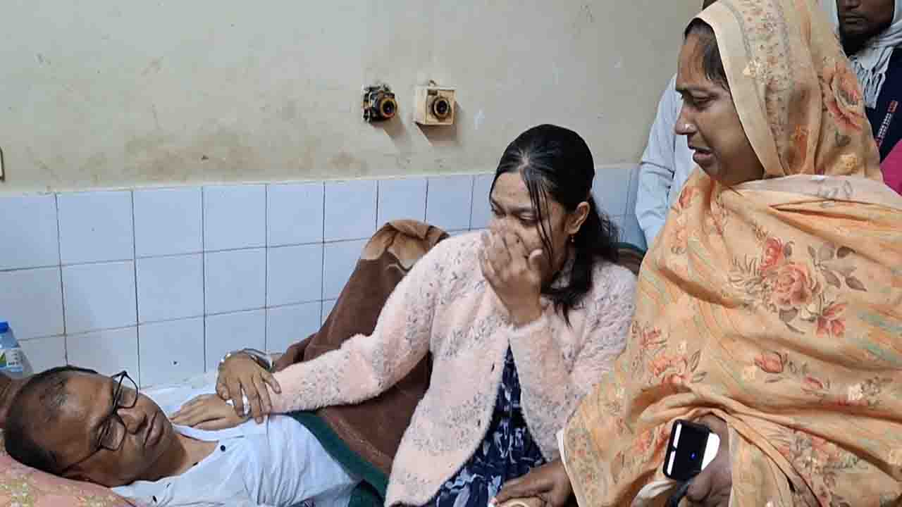 নৌকার সমর্থকদের সঙ্গে সংঘর্ষ, স্বতন্ত্র প্রার্থী হাসপাতালে 